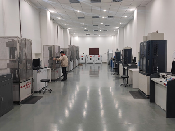 17鋼材力學(xué)檢測(cè)區(qū)